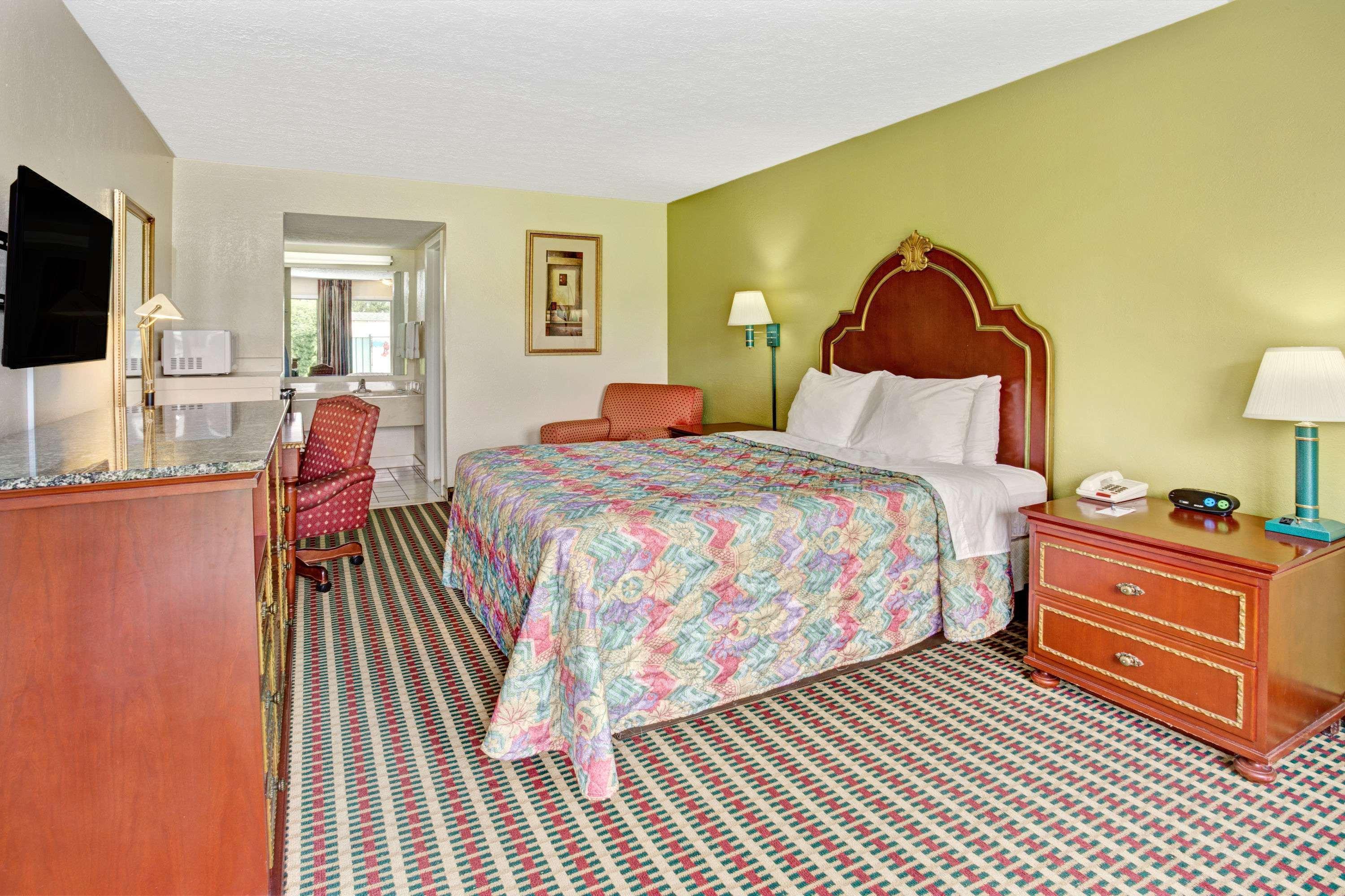 Travelodge By Wyndham Sellersburg Kültér fotó